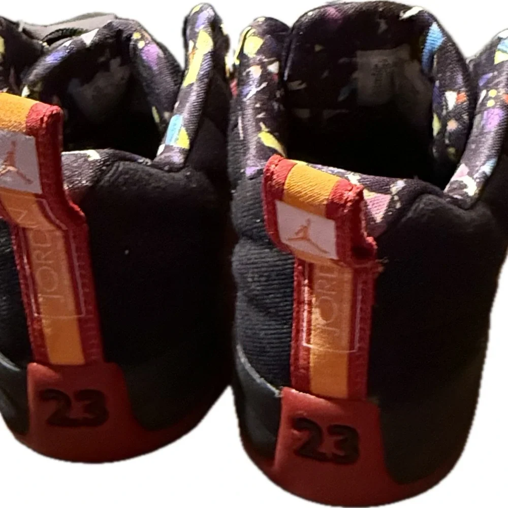 Jordan retro Black and Red Sneakers - Picture 4 of 5